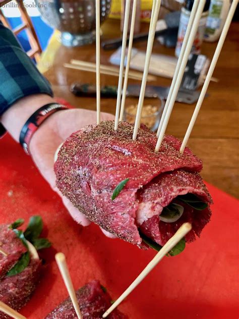 Grilled Skirt Steak Pinwheels | GrillinFools