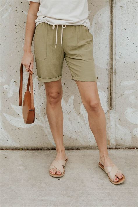 Khaki Shorts Outfit, Womens Khaki Shorts, Boutique Clothing, Swaggy ...