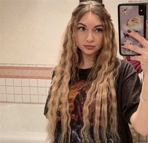 Kik JFK_Jr_28. Send sample pic. I trade face and verify. Trading nude vids and pics of my mid ...