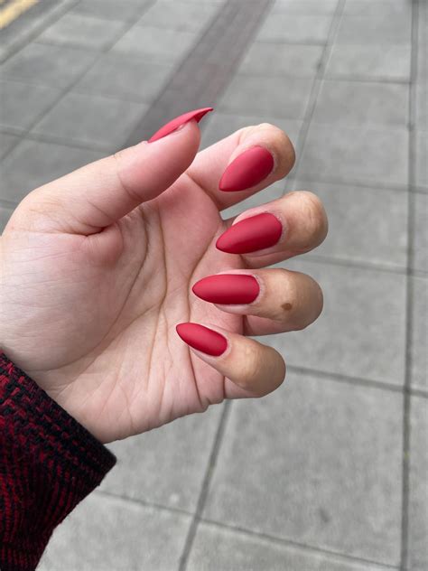 I just got reminded of how perfect matte Left On Red is 🥰🥰🥰 : r ...