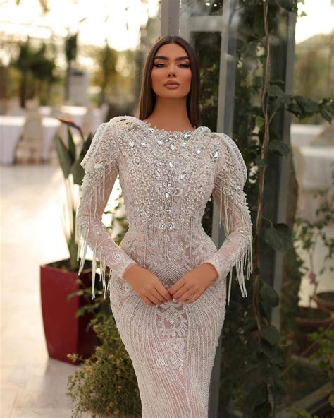 Pin de Jemima em Ball dress | Vestidos de noiva deslumbrantes, Vestidos, Vestido de noiva