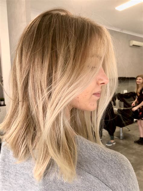 lived in blonde hair | Yots Hair | Mid length blonde hair, Warm blonde ...