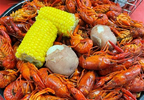 An insider's guide to Texas crawfish season