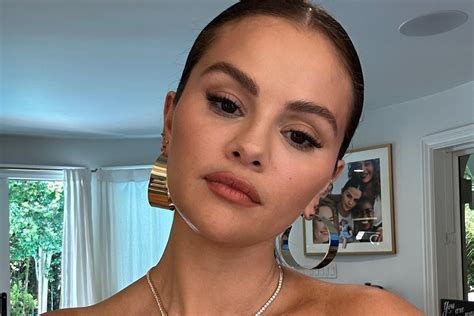 Selena Gómez publica una foto desnuda en Instagram para promocionar su nueva canción