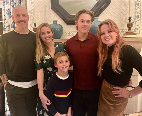 Reese Witherspoon Poses with Lookalike Daughter on Thanksgiving: Photo