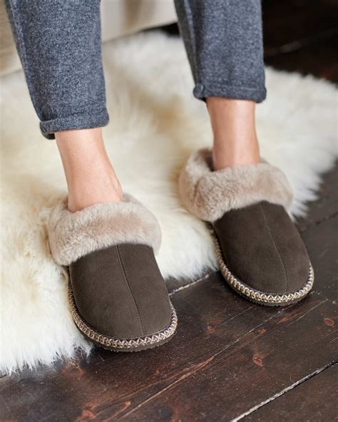 Brown Mink | Womens Embroidered Classic Slipper | WoolOvers UK