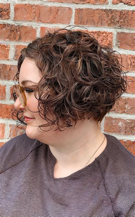 18 Stacked, Short Curly Bob Haircuts to Enhance Your Natural Curls