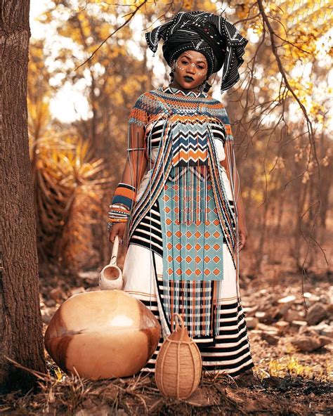 Busiswa Gqulu on Instagram: “Xhosa: A Bantu ethnic group from Souther… | Vêtements traditionnels ...