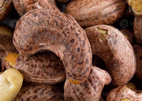Cashew raw nut backgrounds. Cashew nuts in the shell. 9799312 Stock ...