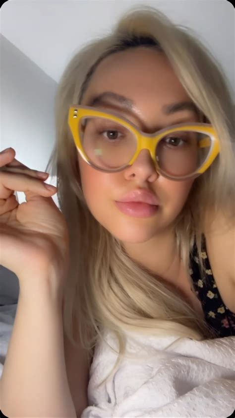 Una Nedeljov | 🤓🎀 | Instagram