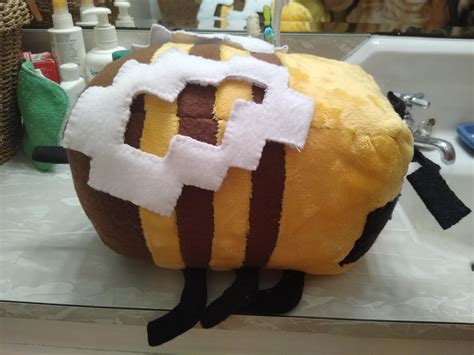 Minecraft bee plushie I made : r/Minecraft