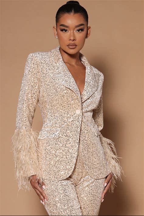 Pin by Minna Henry on Fashion seasons | Fashion, Dress up outfits, Pantsuits for women