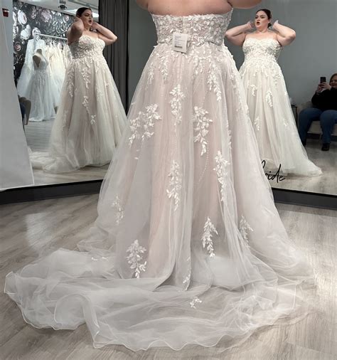 Essense of Australia, D3529 New Wedding Dress Save 25% - Stillwhite