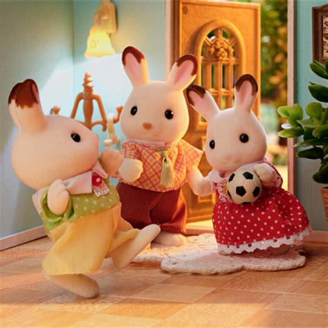 CHOCOLATE RABBIT FAMILY CALICO CRITTERS - THE TOY STORE