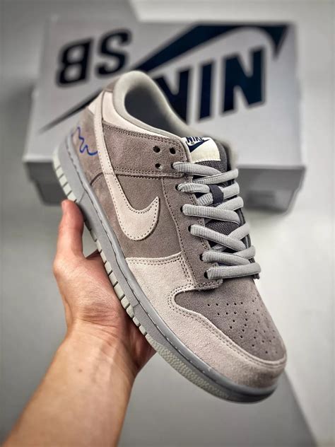 Nike SB Dunk Low London Soft Grey Magnet 308269-111 For Sale | Nike ...
