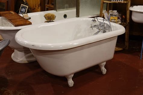 Early 1900s Antique Cast Iron Claw Foot Bath Tub — Blackwater Station