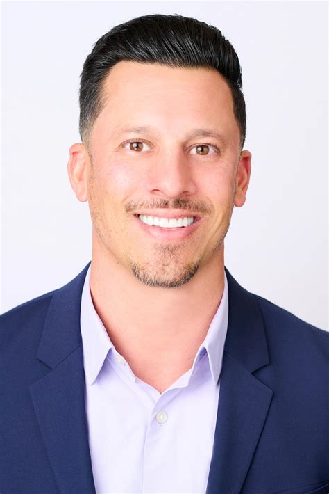 Ultimate Guide to Men's Headshot Poses | Master The Camera