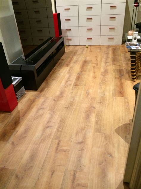 Natural Oak Vinyl Plank Flooring – A Comprehensive Guide - Flooring Designs