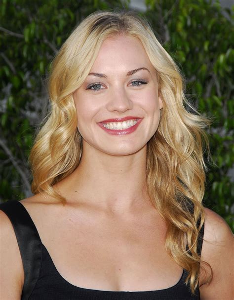Beauty And Fashion | Sarah walker hair, Yvonne strahovski hair short ...