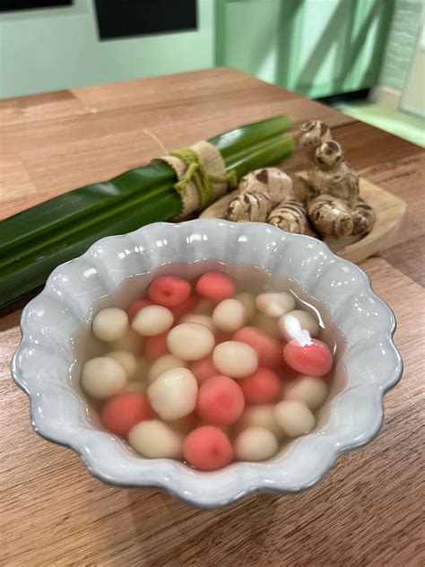 Glutinous Rice Balls Glutinous Rice Balls With Crushed Peanuts