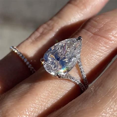 Pear shaped diamond engagement ring with split shank 7 rose gold – Artofit