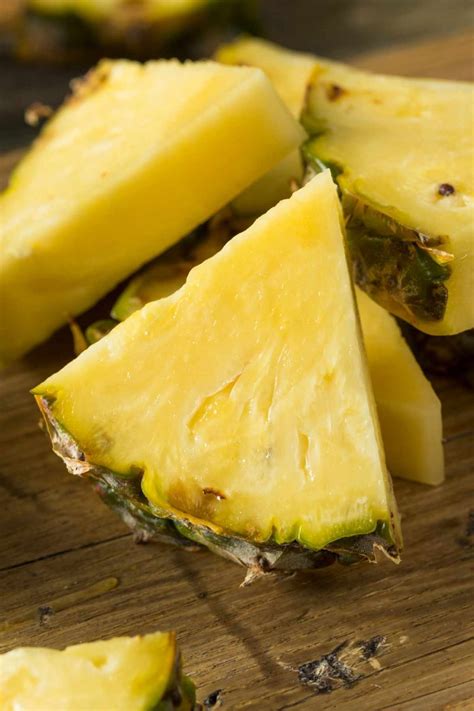 Is Pineapple Keto and Carbs in Pineapple (+ Keto Pineapple Recipes ...
