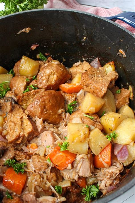 Vegan pot roast (seitan & jackfruit) - Damn Tasty Vegan