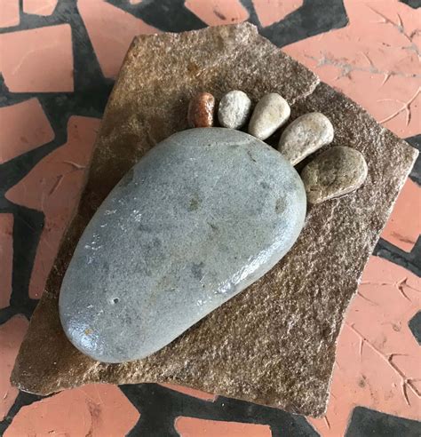 Download Unique Pebble Art Capturing the Beauty of Nature | Wallpapers.com