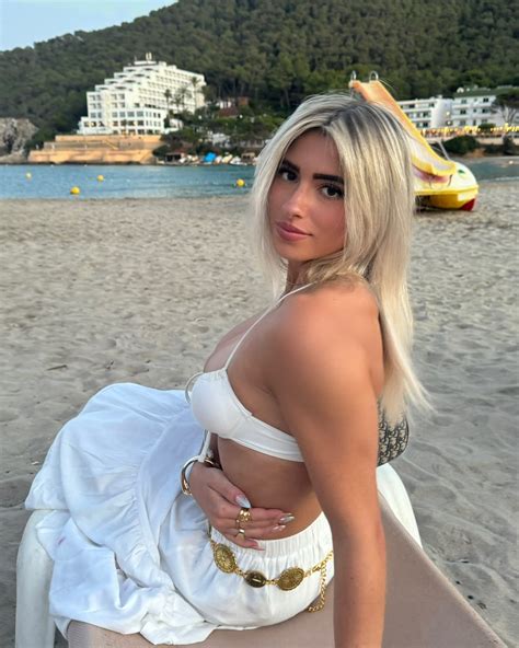 Jacqueline laurito | Wish i could stay here • • #explore #explorepage #exploremore #explorepage ...