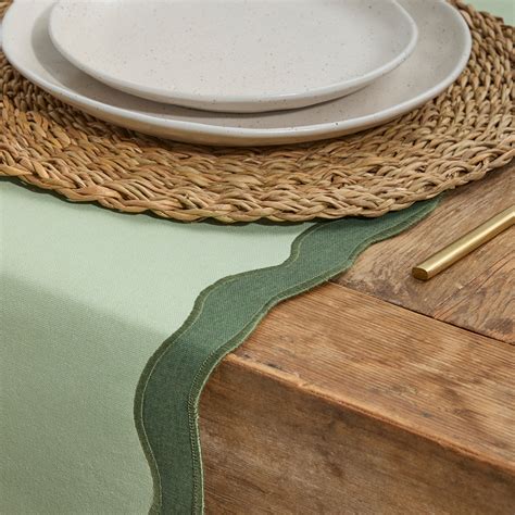 Maya Scalloped Table Runner - Pillow Talk