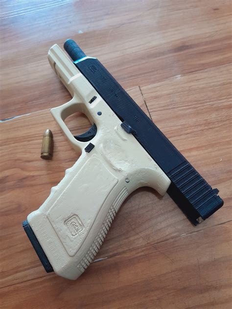3D print Glock 17 Gen3 • made with Anet A8+・Cults