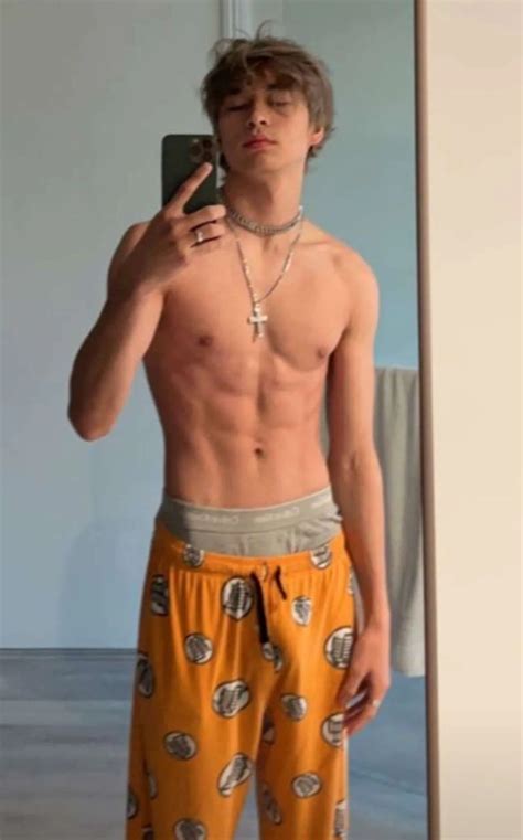 Cute White Guys, Cute Asian Guys, Cute Guys, Mens Haircuts Thick Hair ...