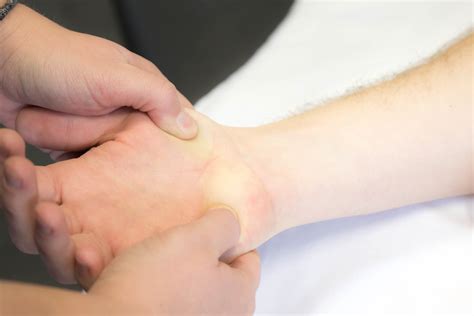 Broken Wrist Never Healed | Diagnosing Nonhealing Fractures - HASNPX