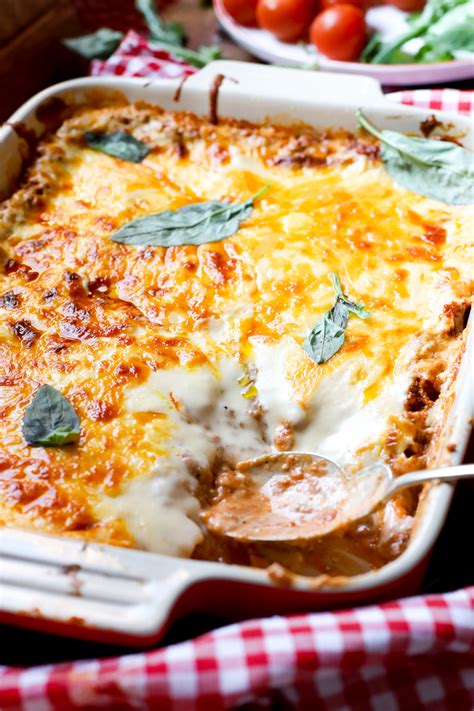 Easy Lasagne Recipe with Lots of Cheese Sauce | Quick Lasagne