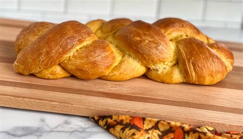How to Make Pumpkin Spice Challah Bread - A Feast For The Eyes
