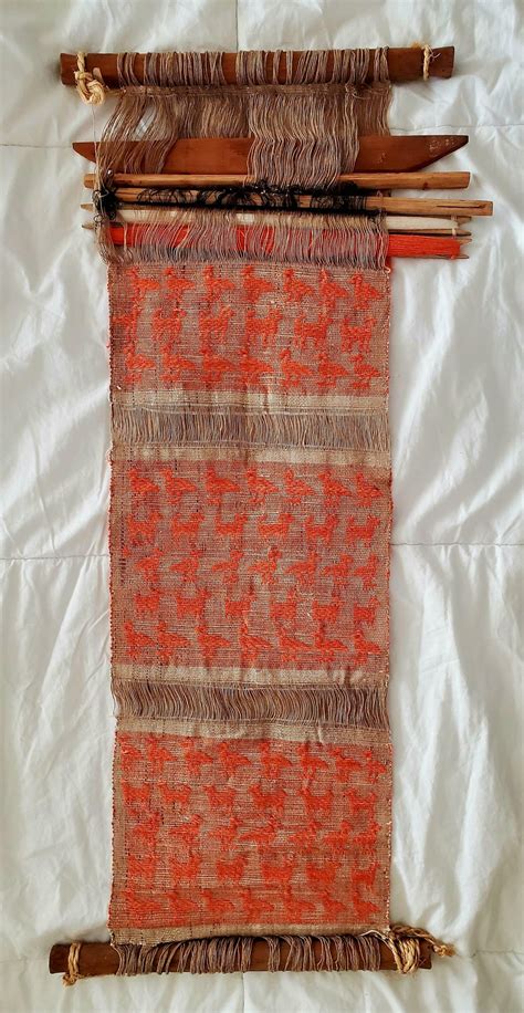 Flea haul a vintage little rug in the making, unknown origin.. : r/weaving