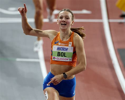 Dutch runner Bol smashes her own indoor 400m world record | Reuters