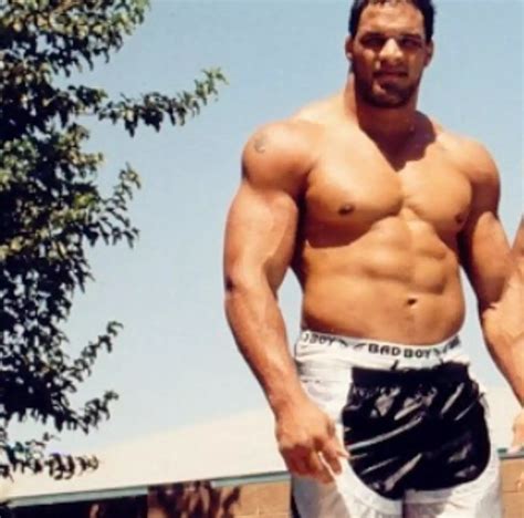 Wrestler Mark Kerr reacts to unrecognisable photo of Dwayne Johnson ...