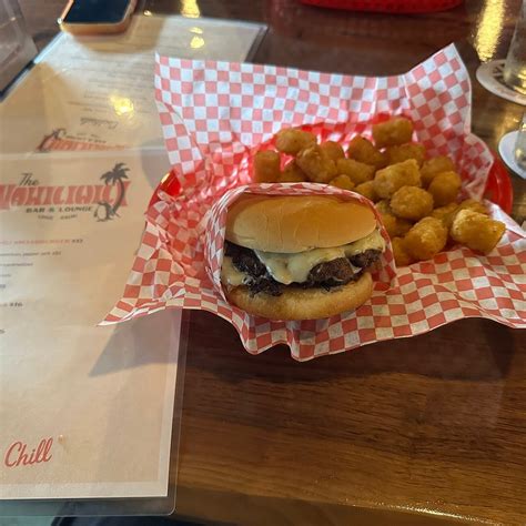 NAWILIWILI BAR & LOUNGE (Lihue): Ce qu'il faut savoir pour votre visite ...