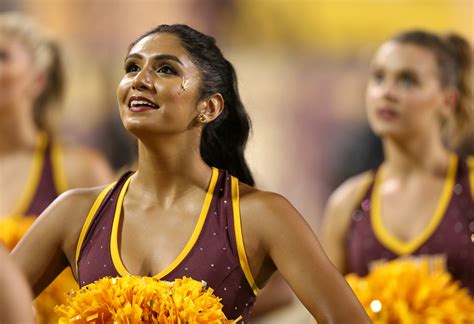 'Stunning' Arizona State Cheerleader Is Going Viral Before Kickoff ...