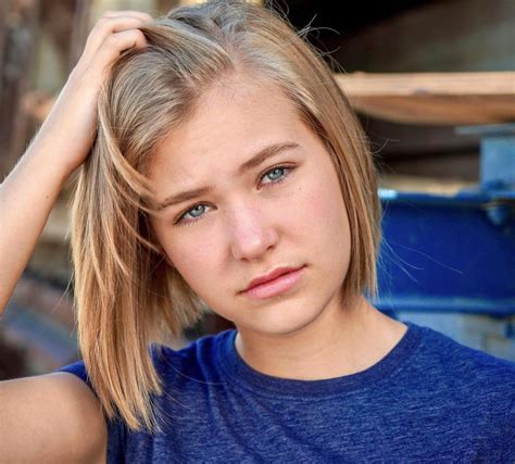 Emma Lou's Instagram, Twitter & Facebook on IDCrawl