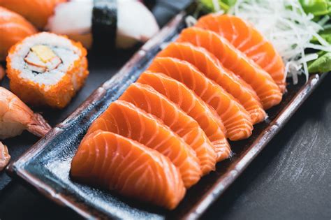 Sashimi vs. Sushi: What’s the Difference? | FeedMeBetter
