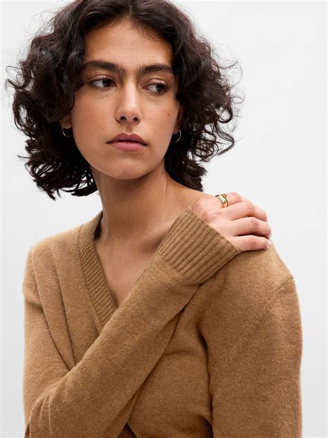 CashSoft V-Neck Sweater | Gap