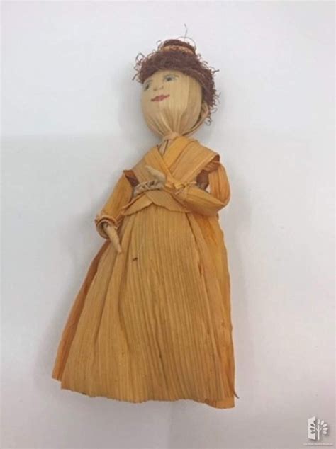 Iroquois Corn Husk Dolls Iroquois Dollmakers Work On Craft, Tradition
