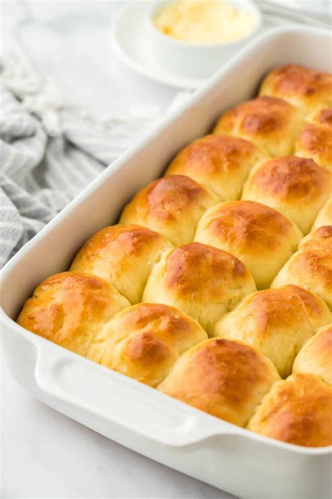 Slap Yo Mama' Southern Yeast Rolls - Grandbaby Cakes