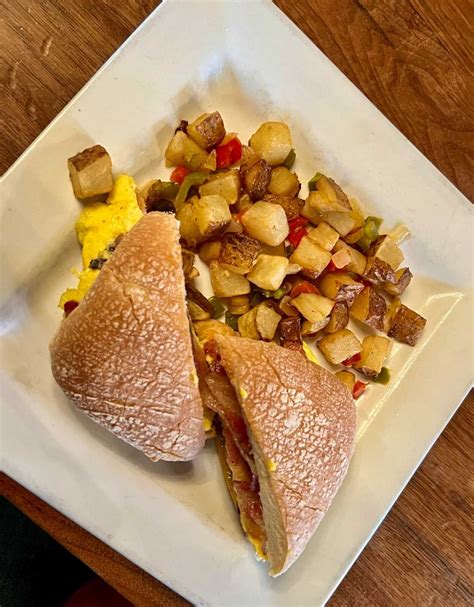 Hawk 'n' Dove Brunch Review by Bottomless Bros DC