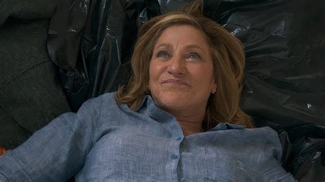 Edie Falco Jong I'll Be Right There: Trailer 1