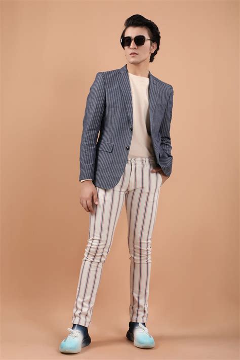 What to wear with striped pants? 40 pinstripe pants outfit ideas for ...