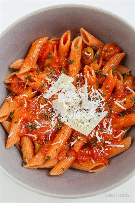 Roasted Red Pepper Pasta: Quick & Easy! | Laura Fuentes