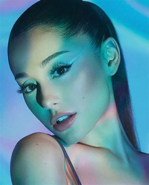 Ariana Grande : r/jerkofftoceleb